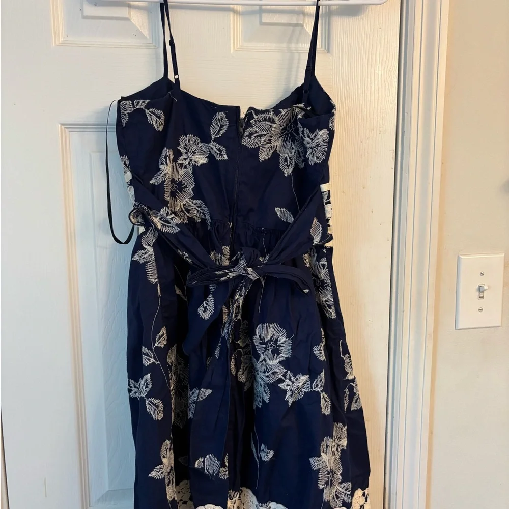B Darlin Navy Dress with White Embroidery Size 9/10 - Picture 4 of 4